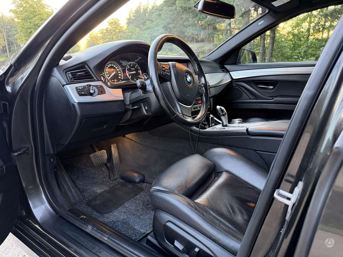 BMW 520, 2.0 l., Седан