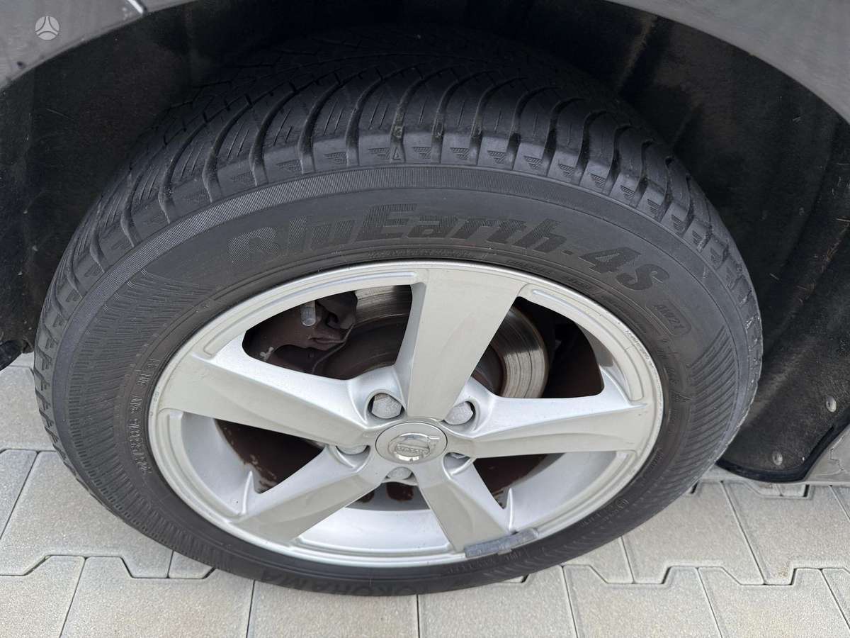 Volvo V40, 2.0 l., hatchback