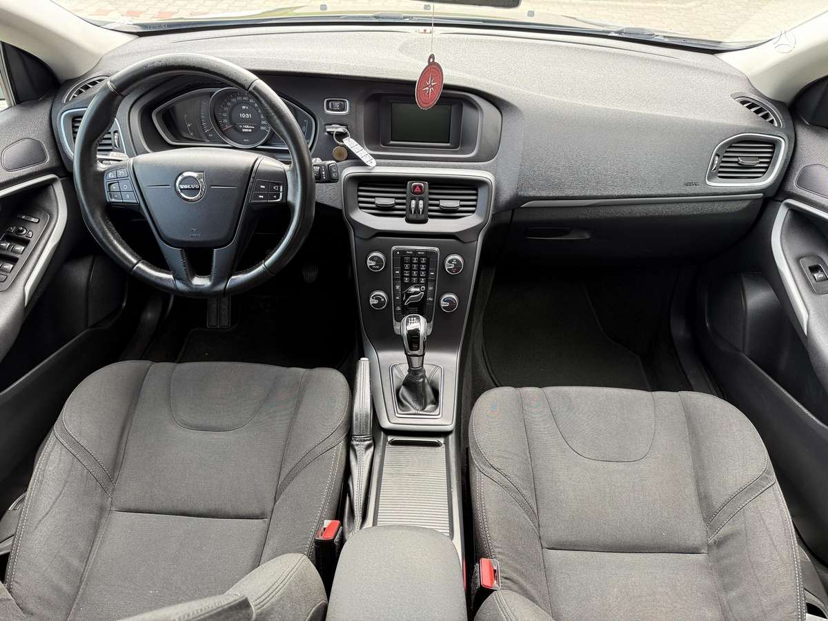 Volvo V40, 2.0 l., hatchback