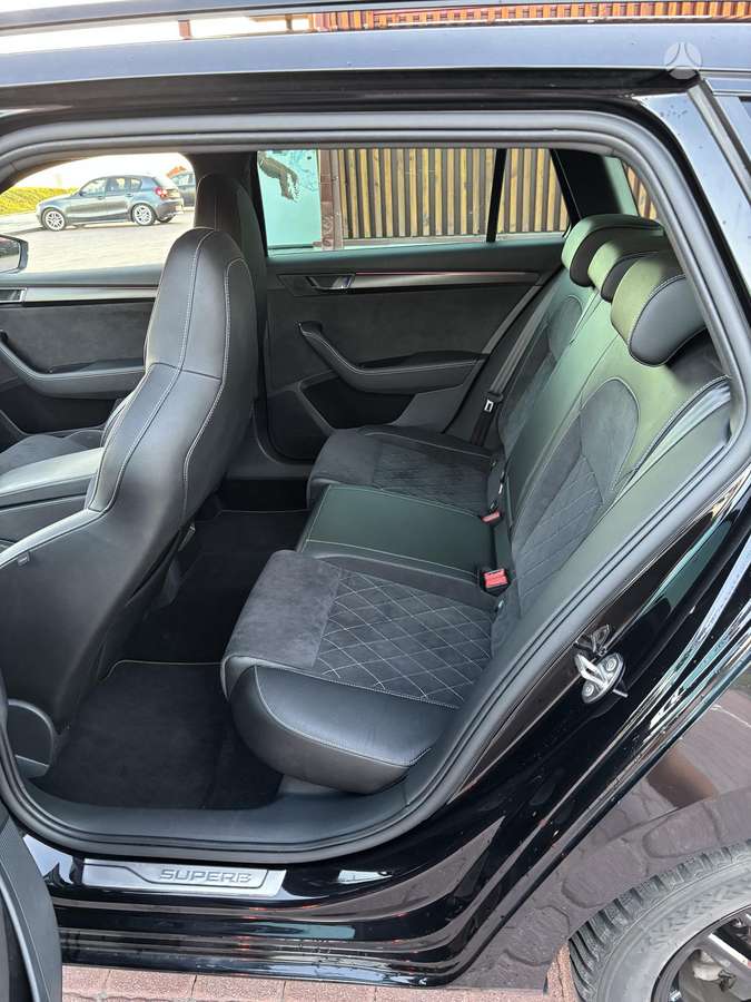 Škoda Superb - 12