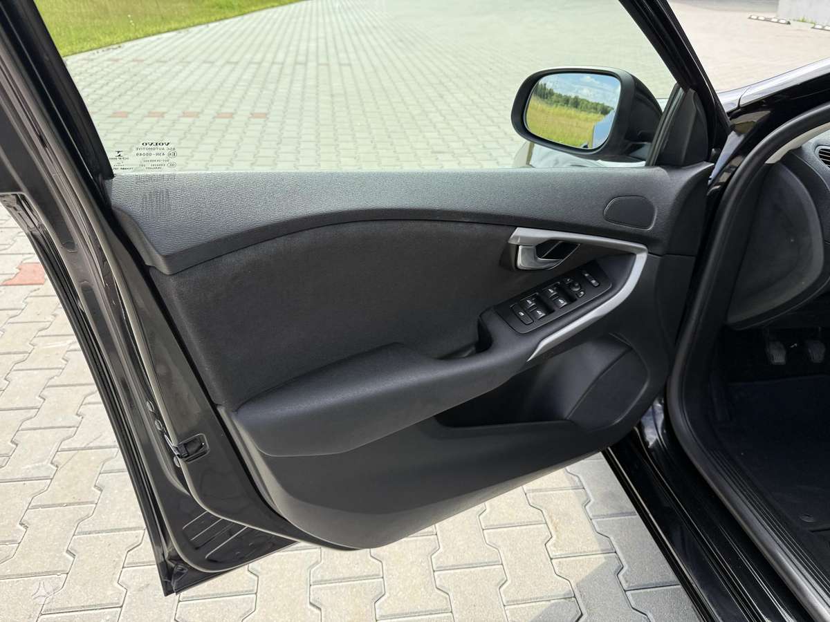 Volvo V40, 2.0 l., Хэтчбек