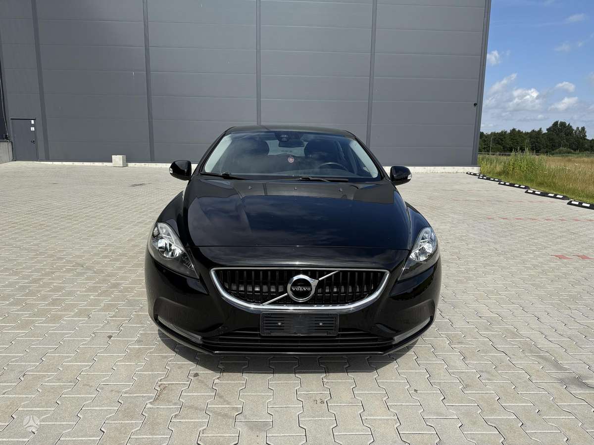 Volvo V40, 2.0 l., hatchback