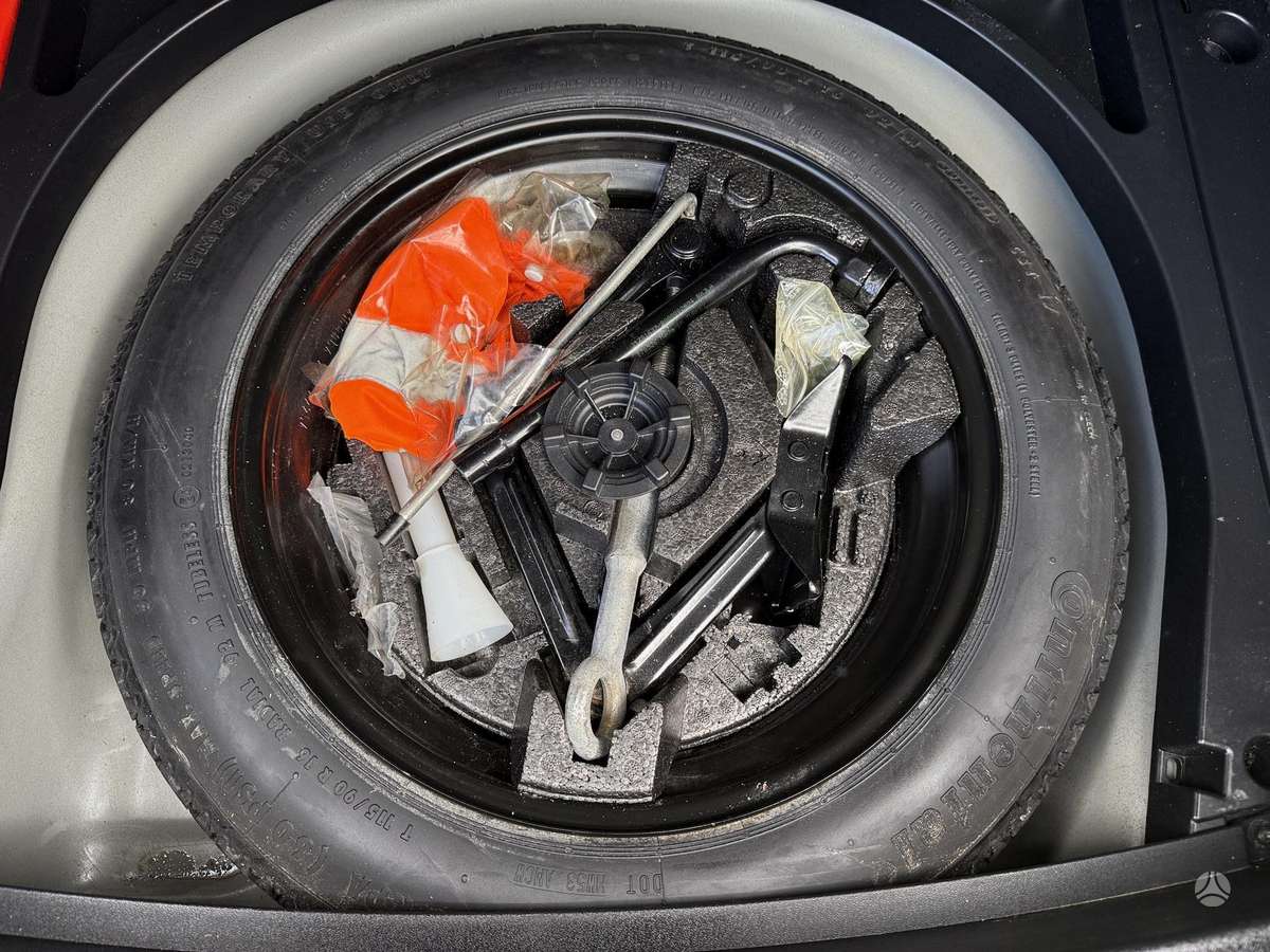 Volvo V40, 2.0 l., hatchback