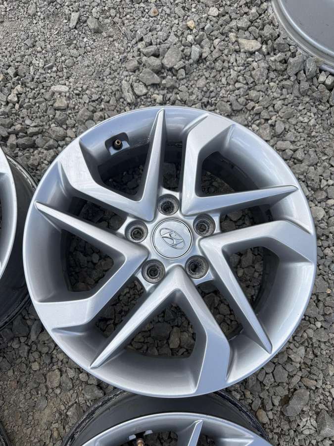 Hyundai, lengvojo lydinio, R16