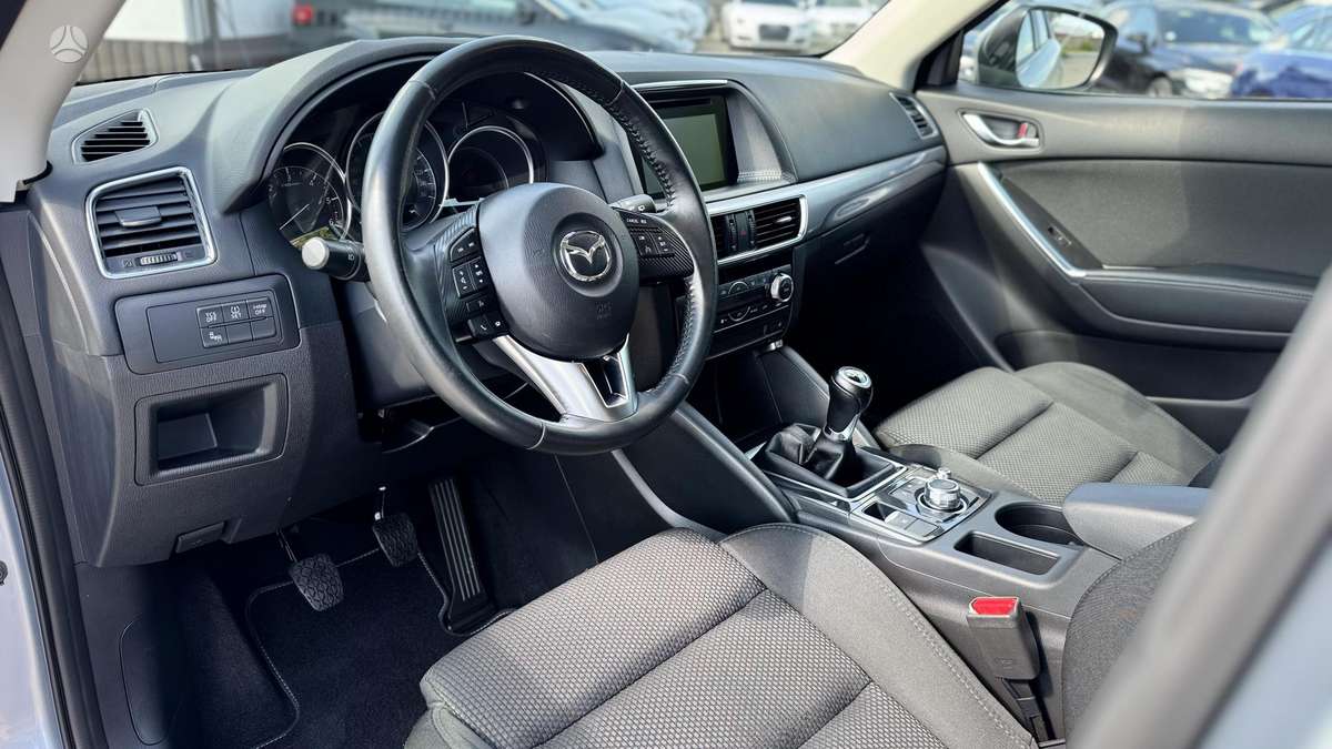 Mazda CX-5, 2.2 l., off-road / crossover
