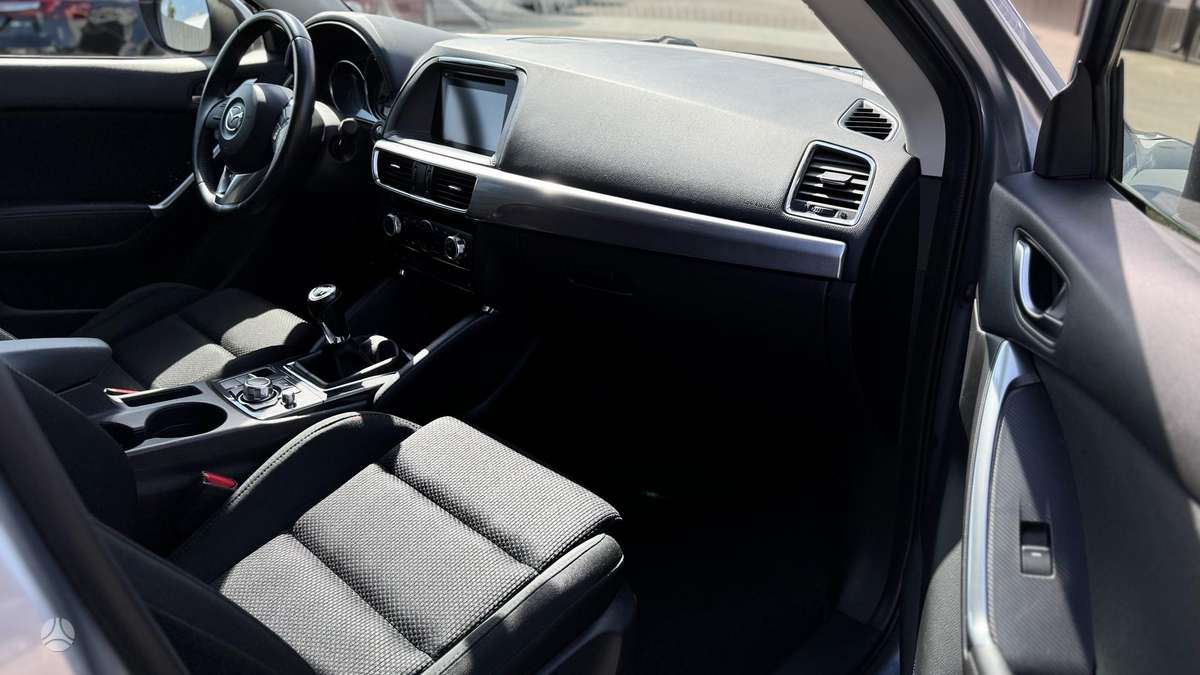 Mazda CX-5, 2.2 l., off-road / crossover