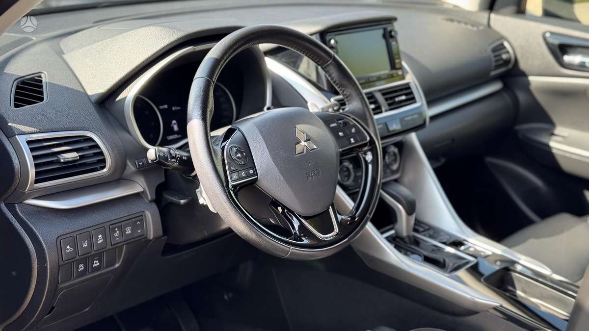 Mitsubishi Eclipse Cross, 1.5 l., off-road / crossover
