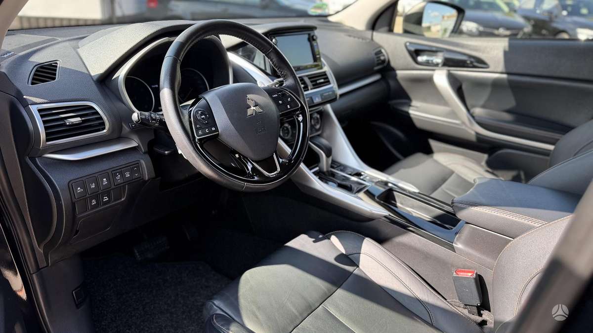 Mitsubishi Eclipse Cross, 1.5 l., off-road / crossover