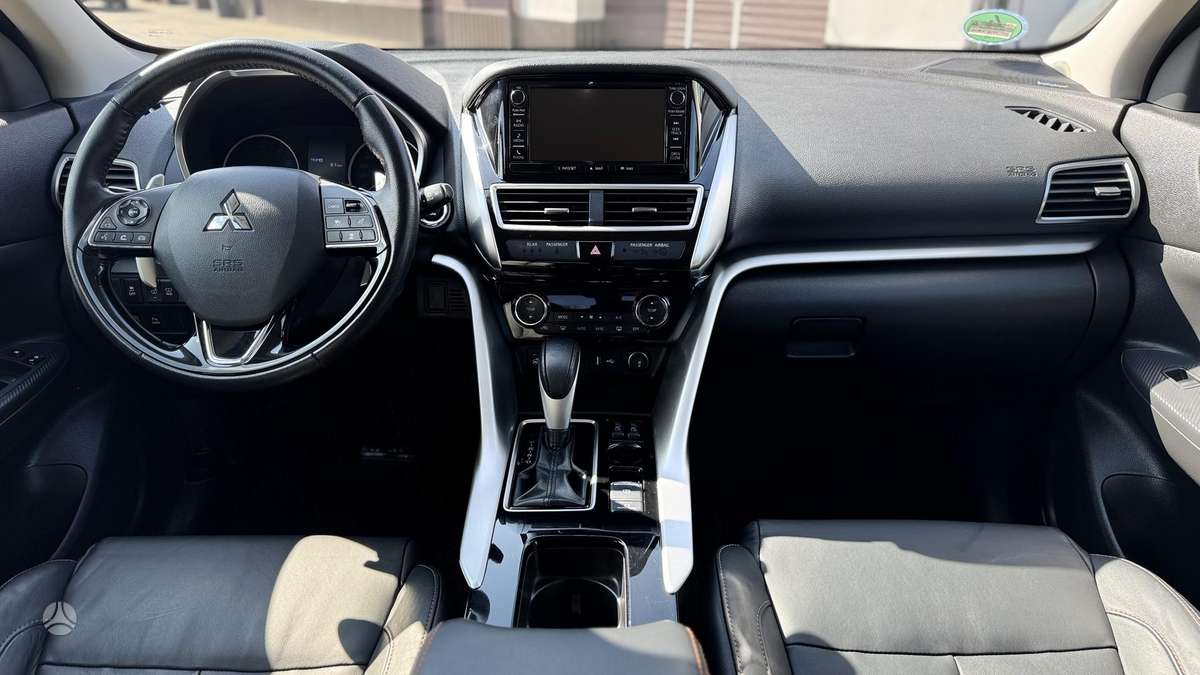 Mitsubishi Eclipse Cross, 1.5 l., off-road / crossover
