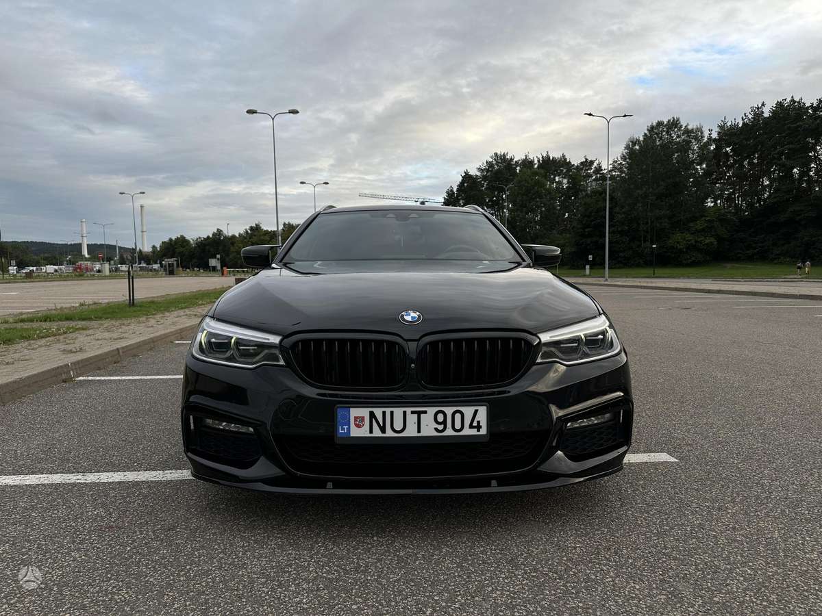 BMW 520, universalas