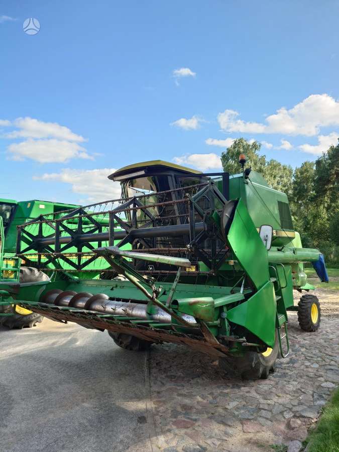 John Deere 1075, kombaini