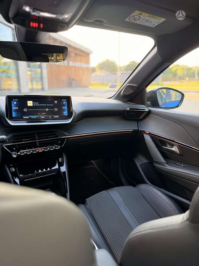 Peugeot 208 - 9