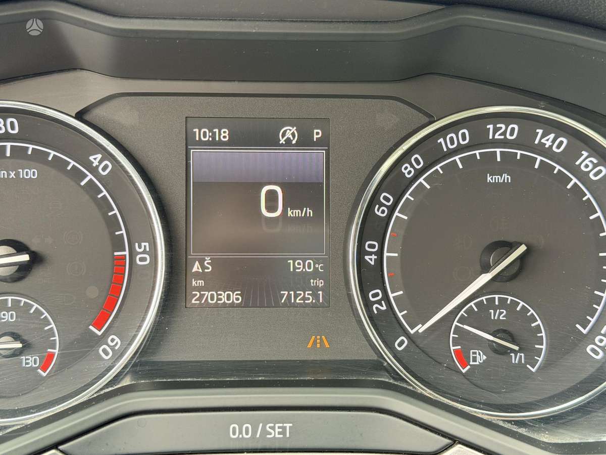 Škoda Superb - 10