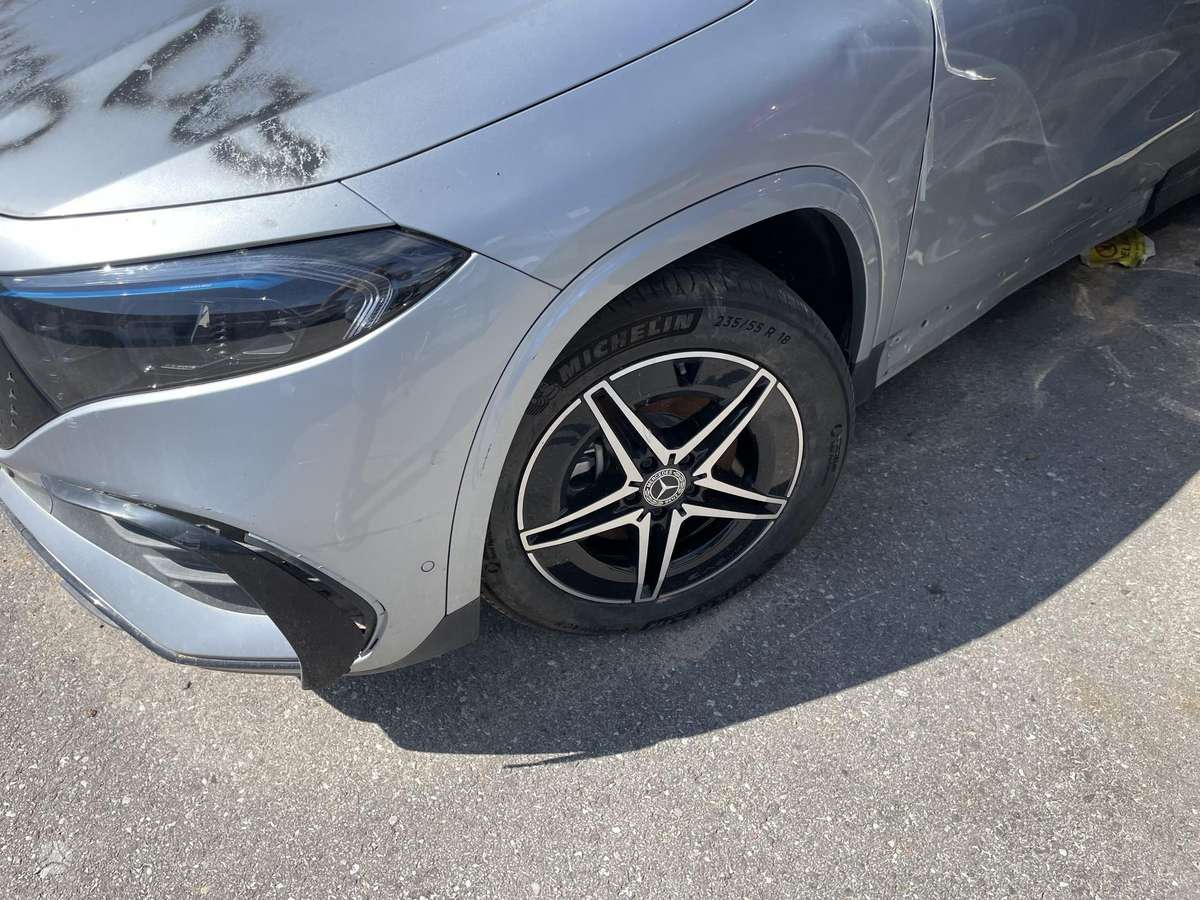 Mercedes-Benz EQA Dalimis