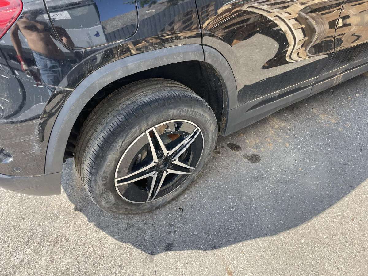 Mercedes-Benz EQA Dalimis