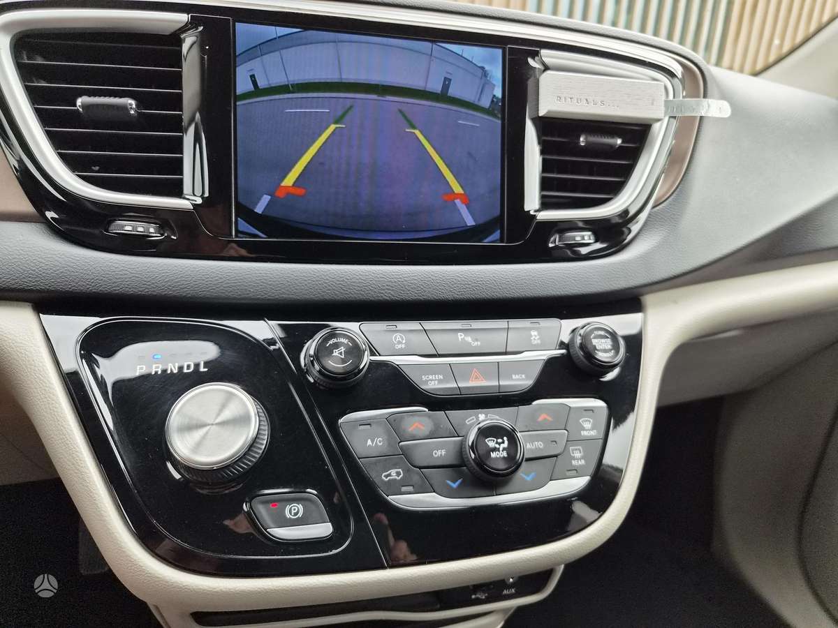 Chrysler Pacifica, Минивэн