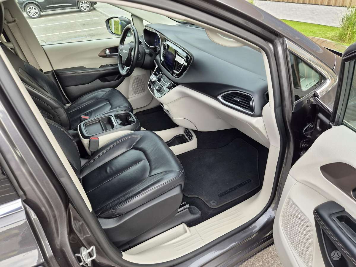 Chrysler Pacifica, Минивэн