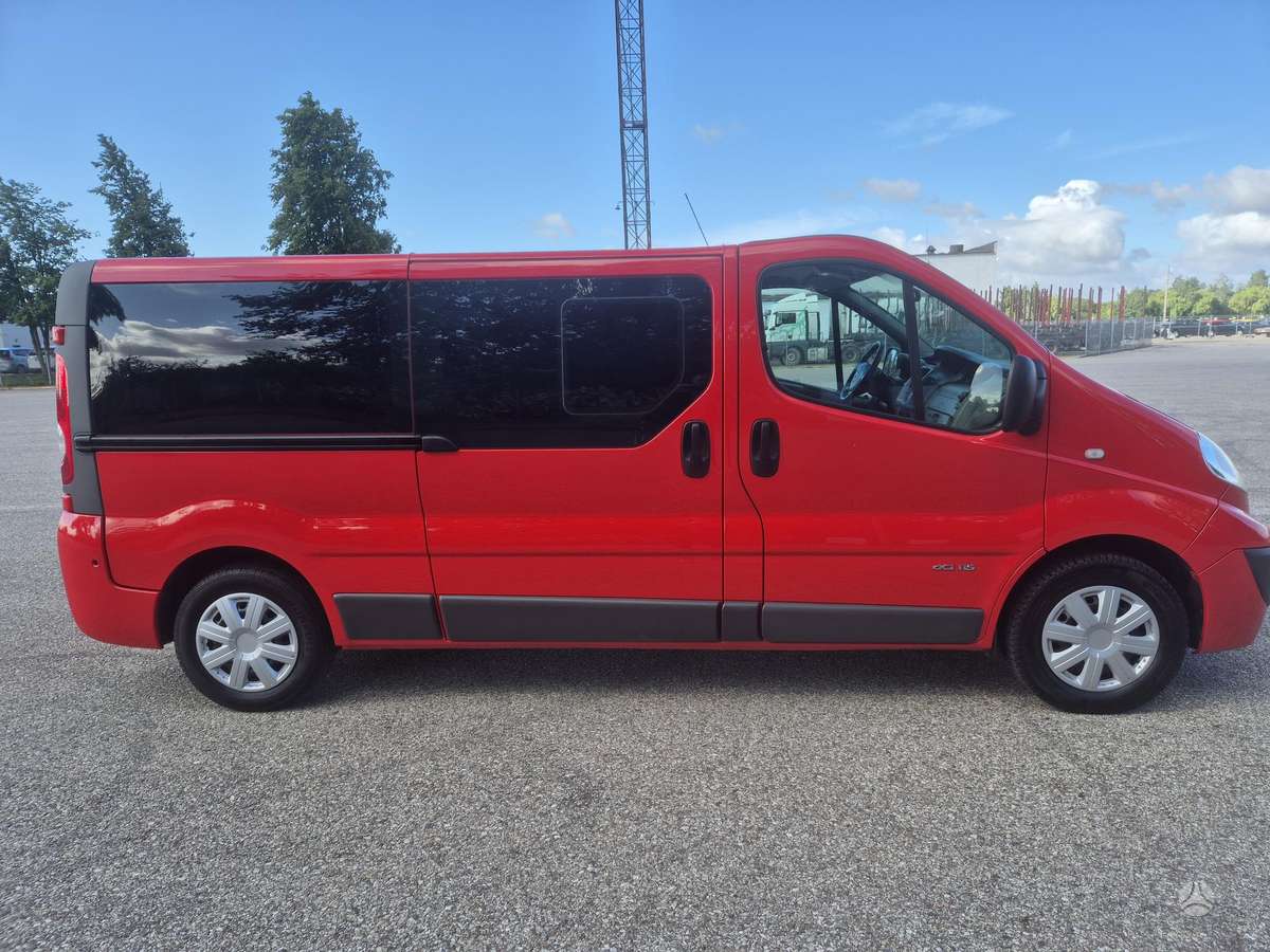 Renault Trafic, 2.0 l., passenger minibus