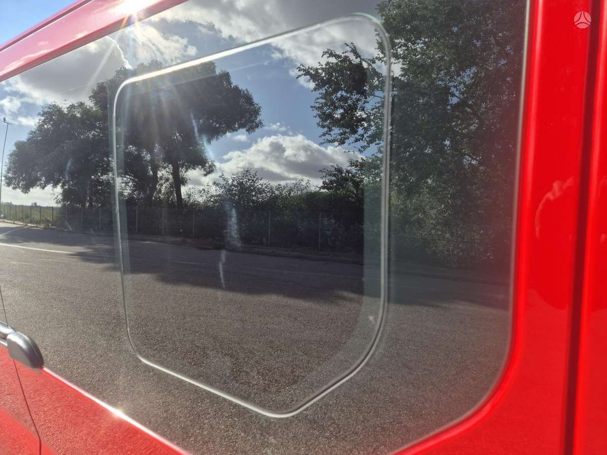 Renault Trafic, 2.0 l., passenger minibus