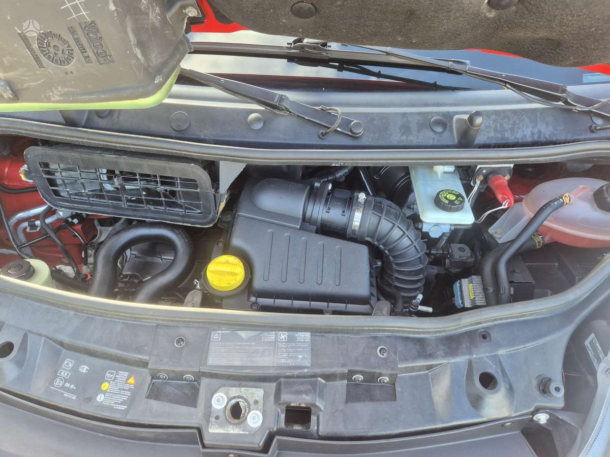 Renault Trafic, 2.0 l., passenger minibus