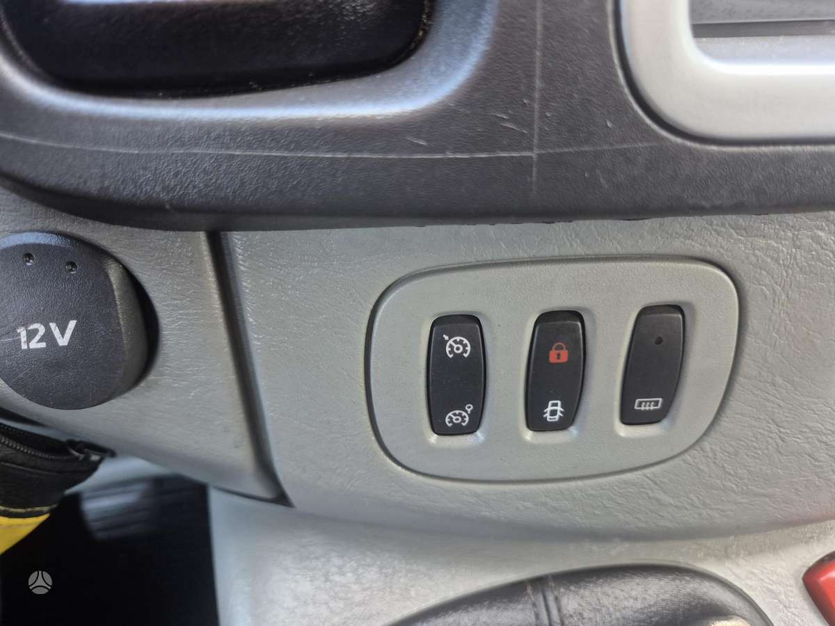Renault Trafic, 2.0 l., passenger minibus