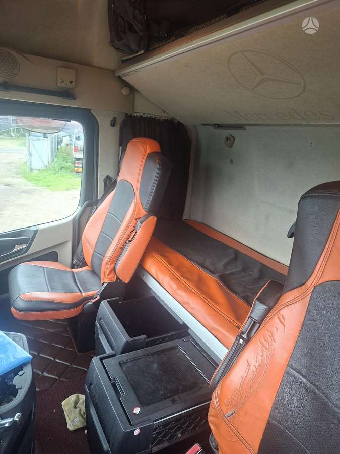 Mercedes-Benz Actrus, double sleeper
