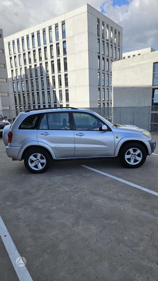 Toyota RAV4 - 2