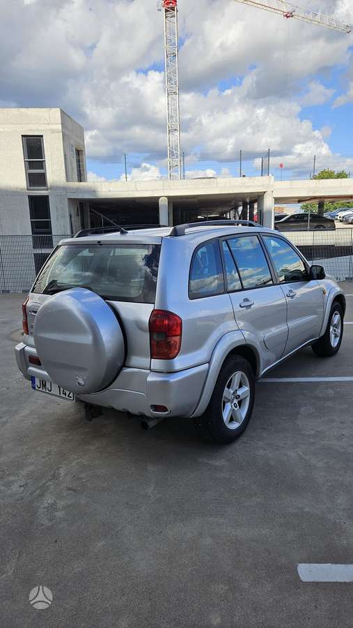 Toyota RAV4 - 3