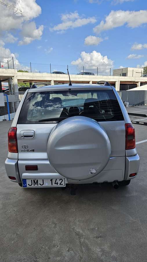 Toyota RAV4 - 4