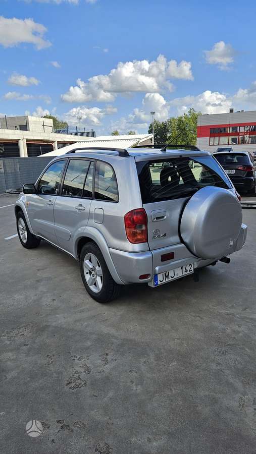Toyota RAV4 - 5