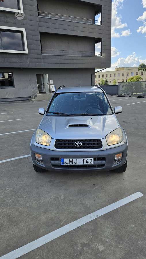Toyota RAV4 - 8