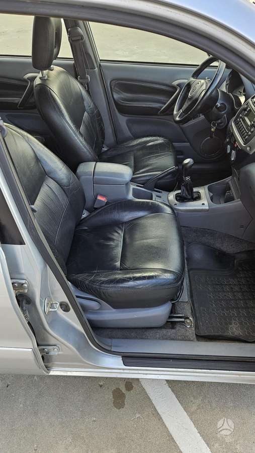 Toyota RAV4 - 12