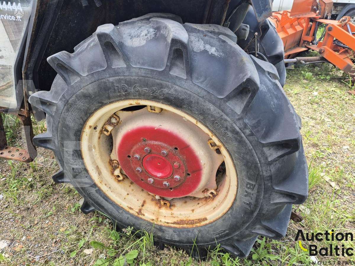 Yanmar US 35D, traktoriai