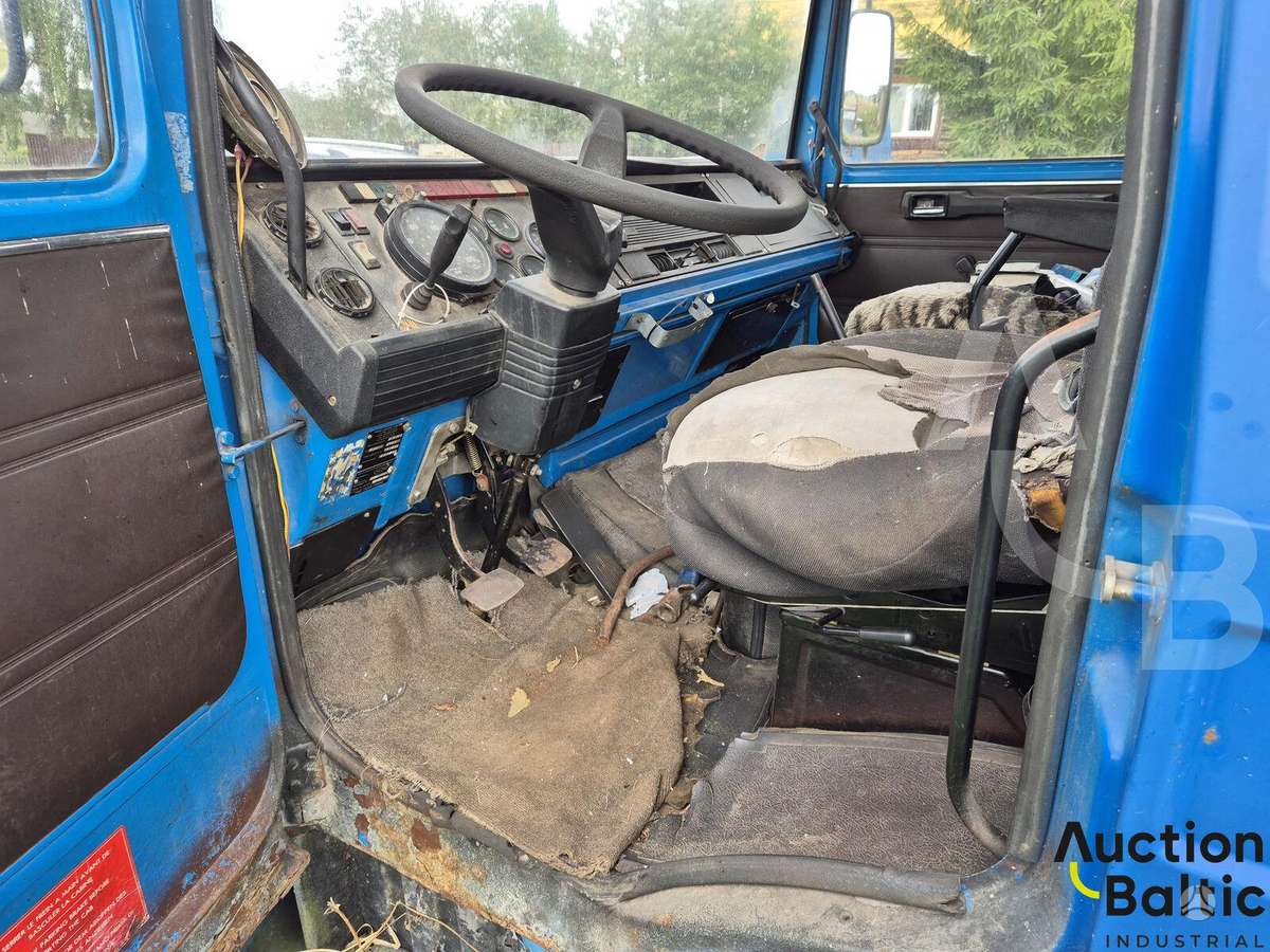 Renault JK 75, автовышки