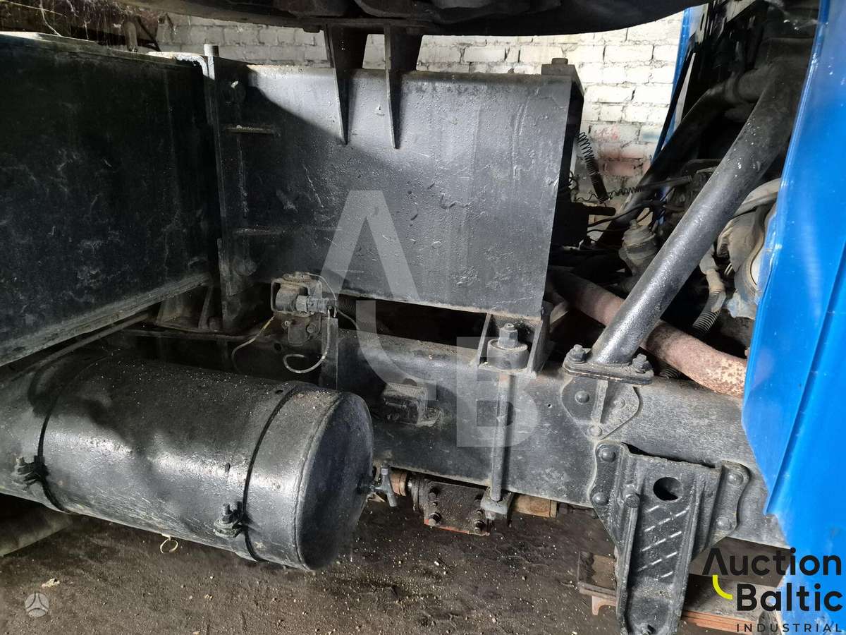 MAZ 5334, краны