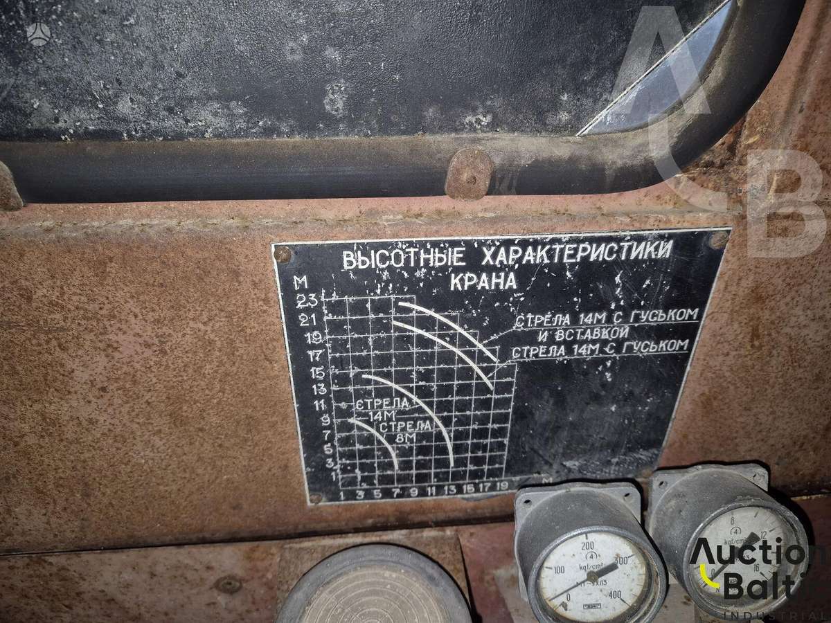 MAZ 5334, kranai