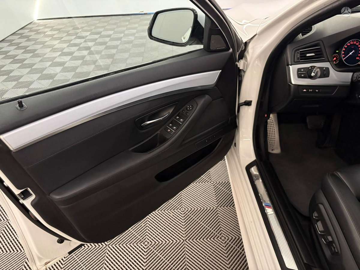 BMW 525, 2.0 l., Универсал