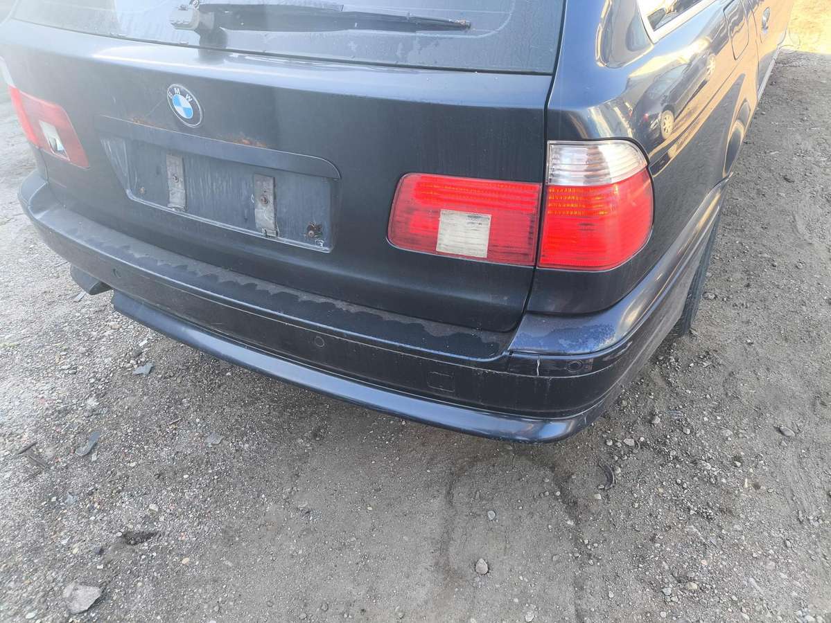 BMW 5 serija dalimis