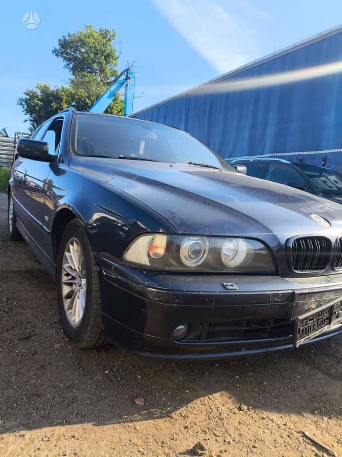 BMW 5 serija dalimis