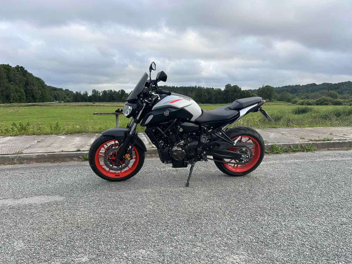 Yamaha MT 07 698cc, street / classic