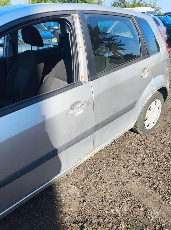 Ford Fiesta dalimis