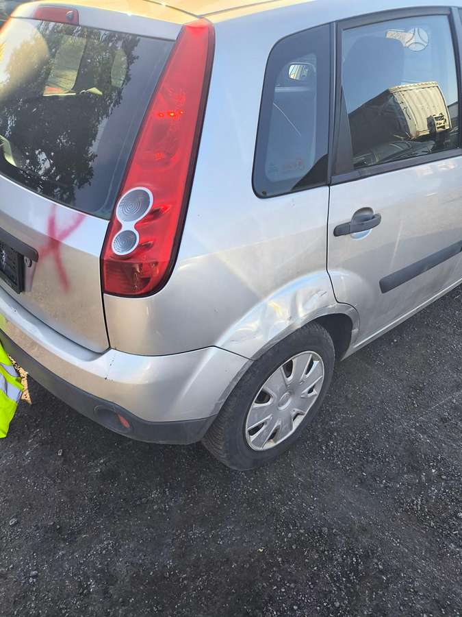 Ford Fiesta dalimis