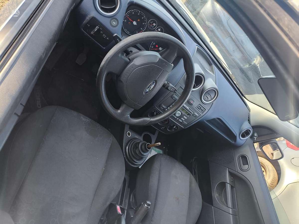 Ford Fiesta по частям