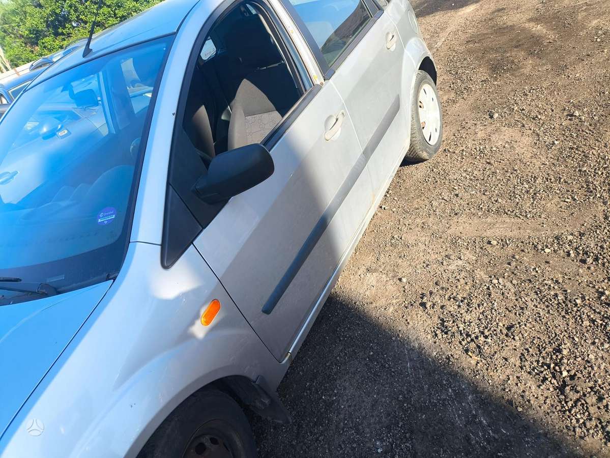 Ford Fiesta dalimis