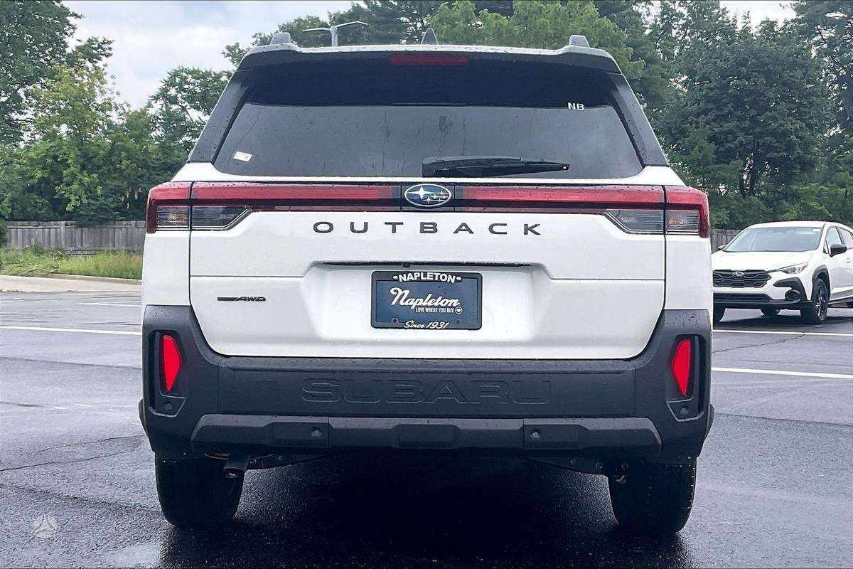 Subaru Outback, 2.5 l., off-road / crossover