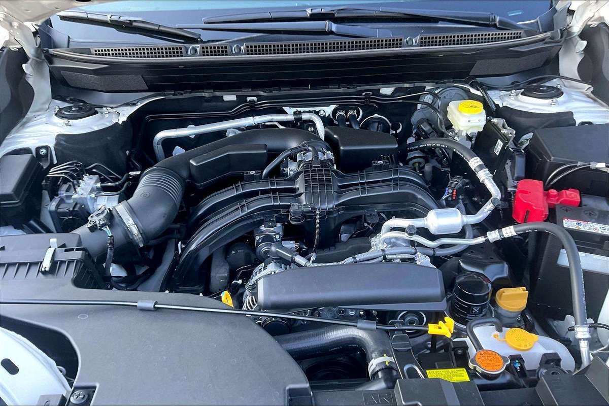 Subaru Outback, 2.5 l., off-road / crossover
