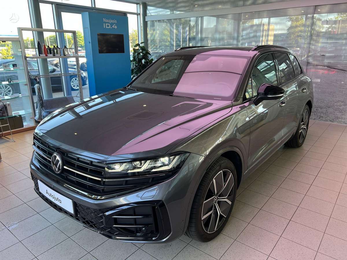 Volkswagen Touareg - 1