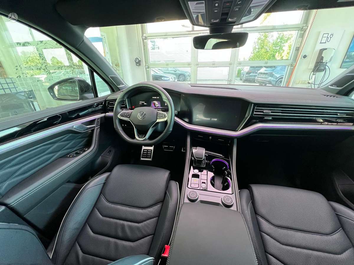 Volkswagen Touareg - 11