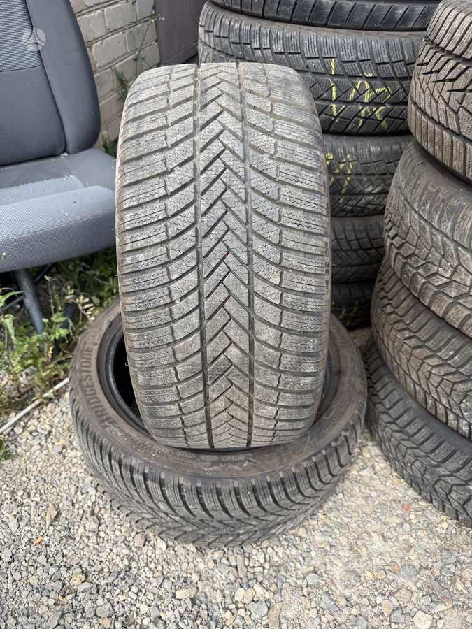 Bridgestone, universalios 225/40 R18