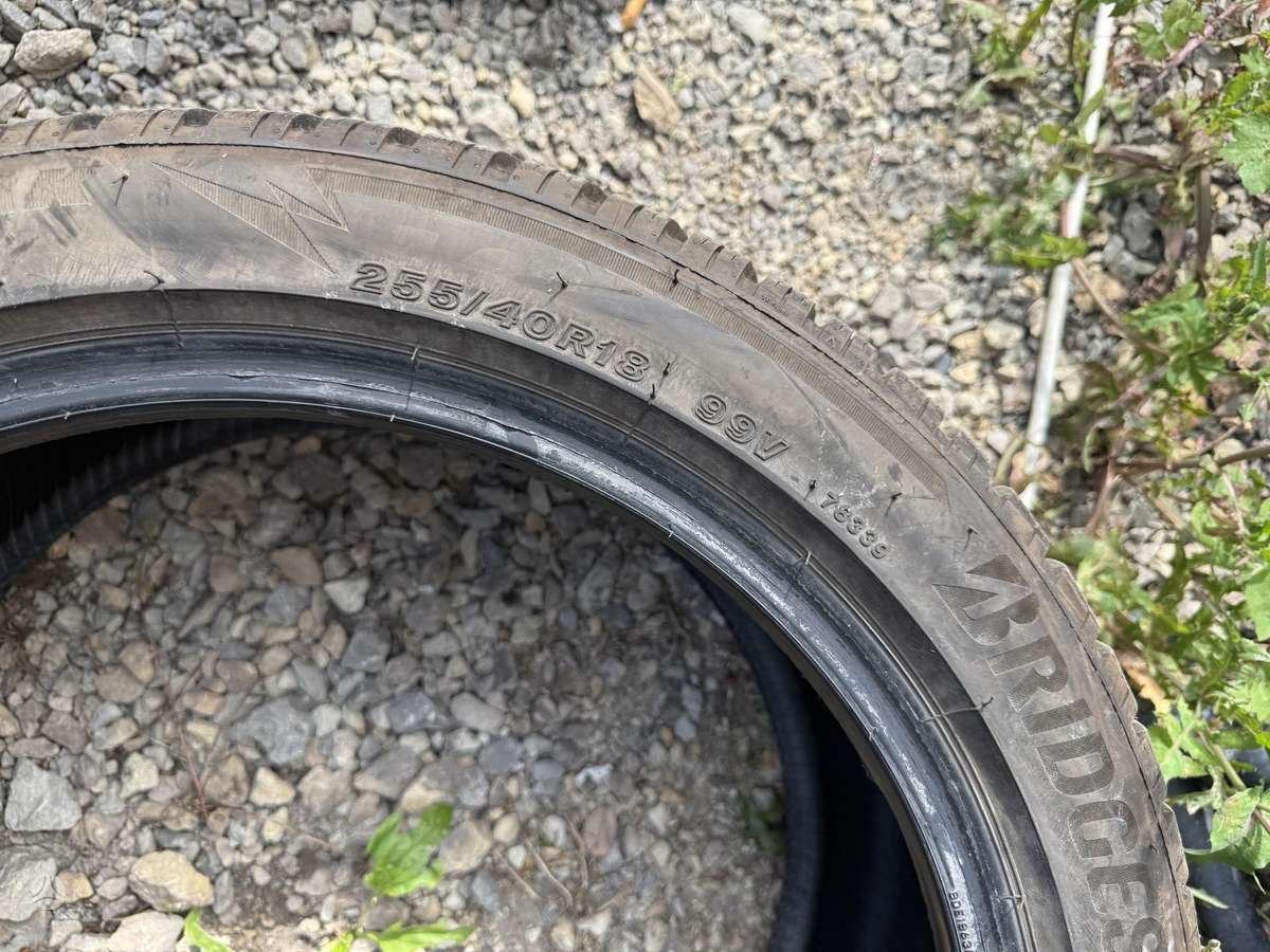 Bridgestone, universalios 225/40 R18